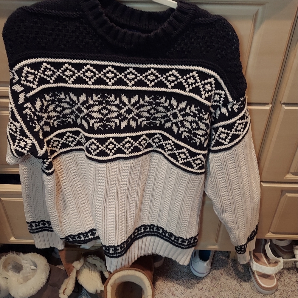 Gap sweater